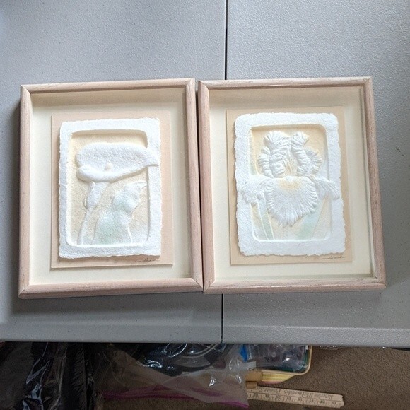 Hand cast paper flowers framed set of 2 Figi graphics signed vintage wall decore - Picture 9 of 9